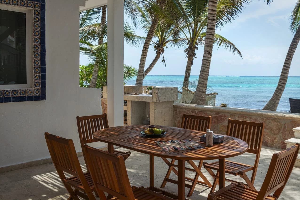 Casa Caracol 4 Bedroom Beachfront Villa - photo 2