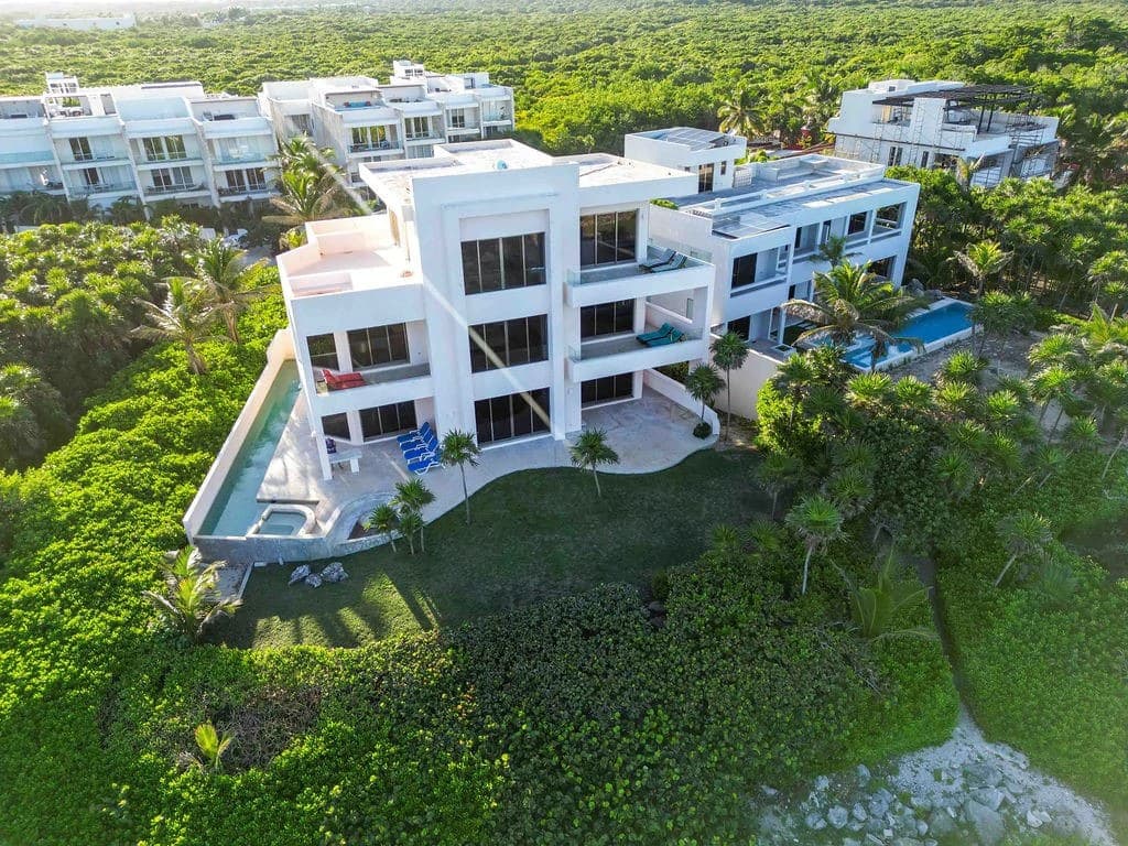Fantasea 9 – 8 Bedroom Beachfront Villa - photo 28
