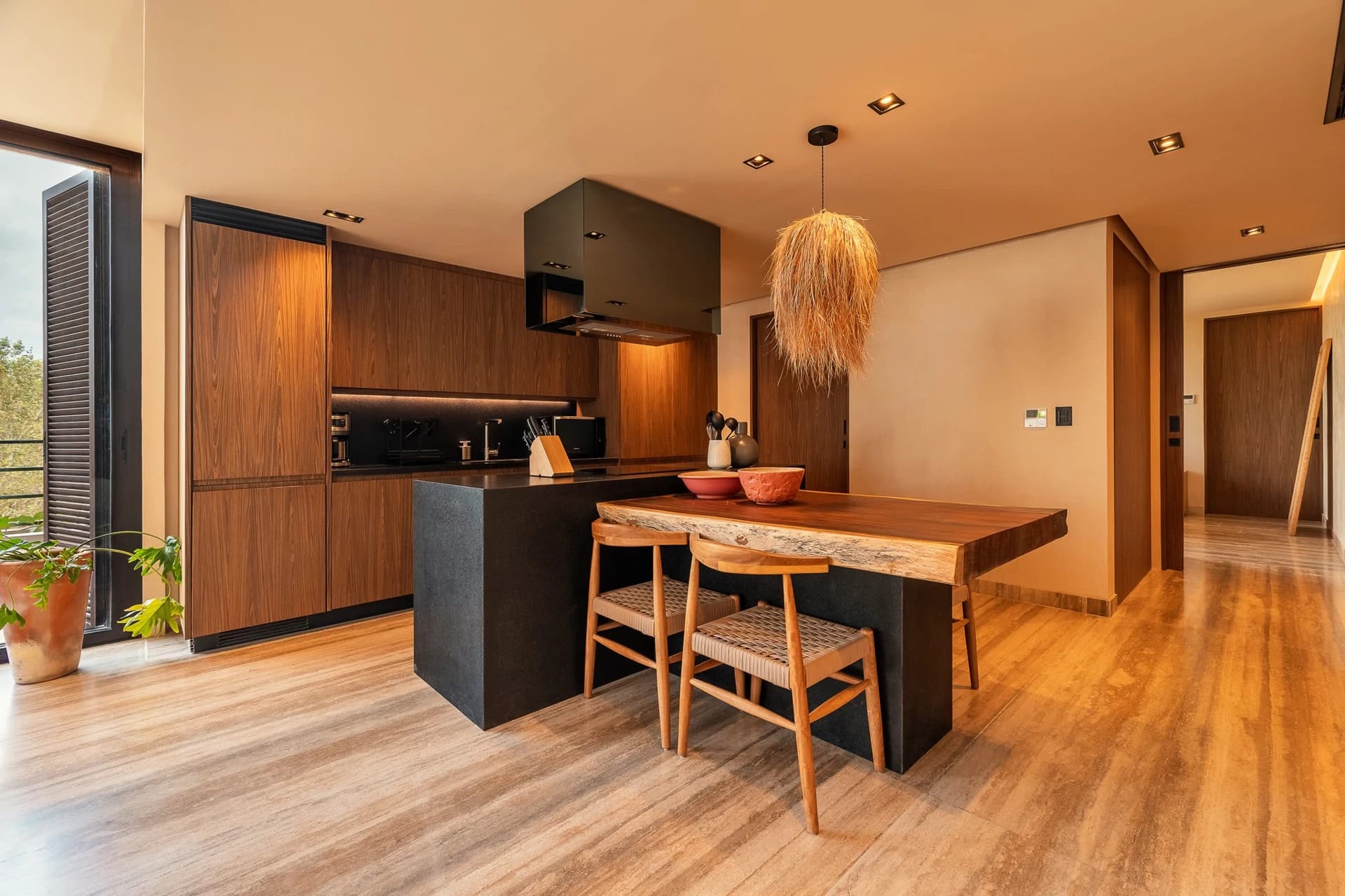 Bespoke 2 Bedroom Condo - photo 4