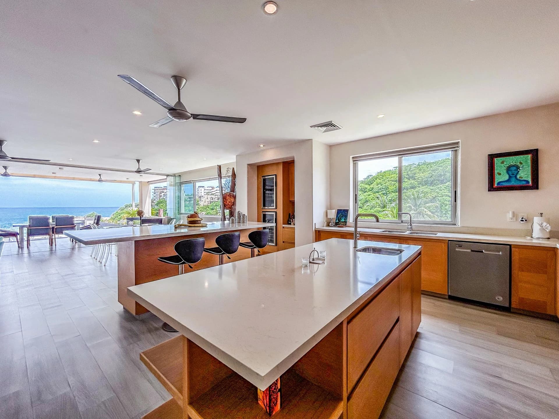 Villa Montecarlo 4 Bedroom Oceanfront Home - photo 11