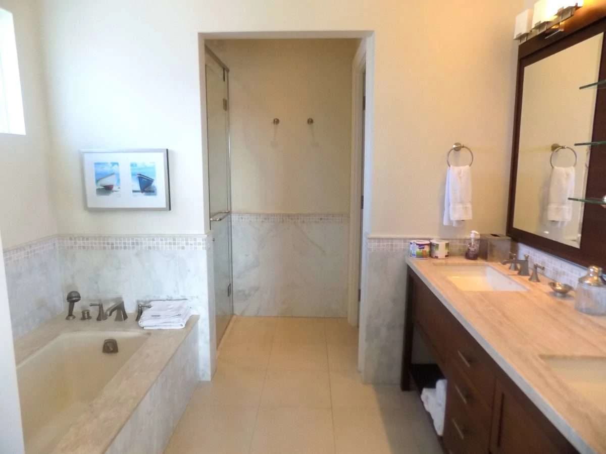 Apt 931, Penthouse, The Landings. - photo 15