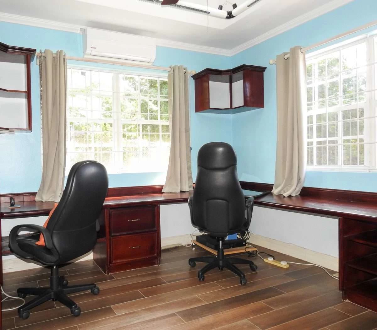 Four Bed Villa, Cap Estate. - photo 16