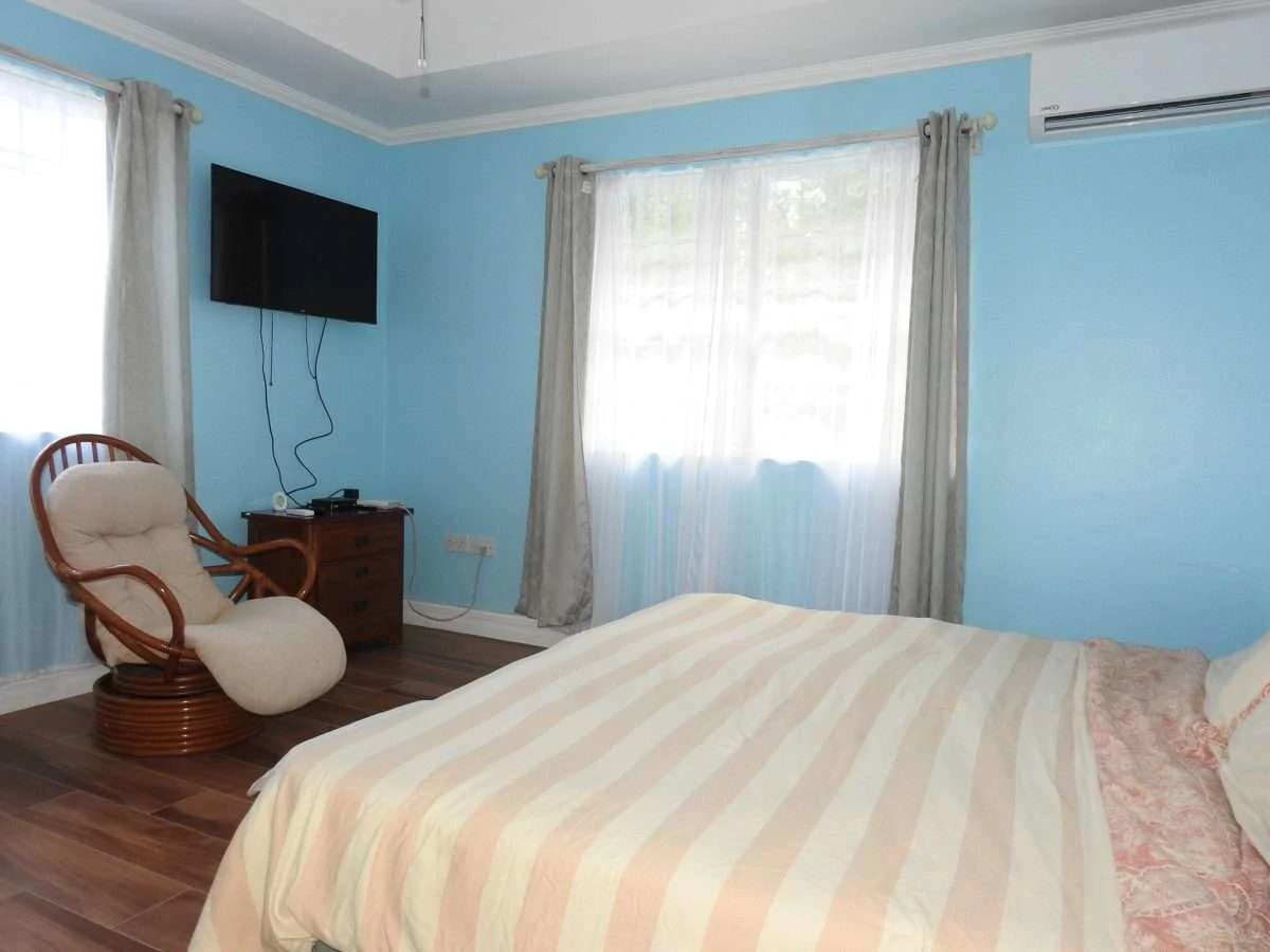 Four Bed Villa, Cap Estate. - photo 18