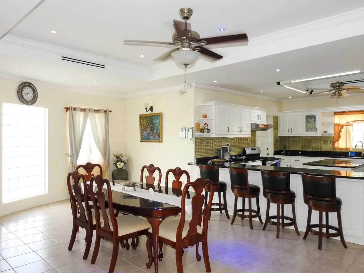 Four Bed Villa, Cap Estate. - photo 9