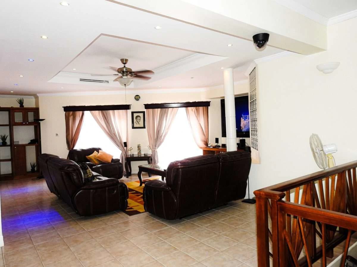 Four Bed Villa, Cap Estate. - photo 7