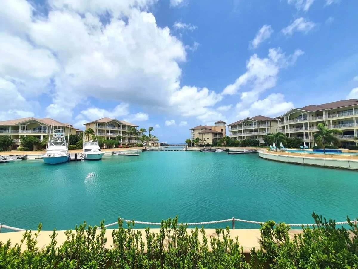 401 The Landings, Rodney Bay. - photo 10