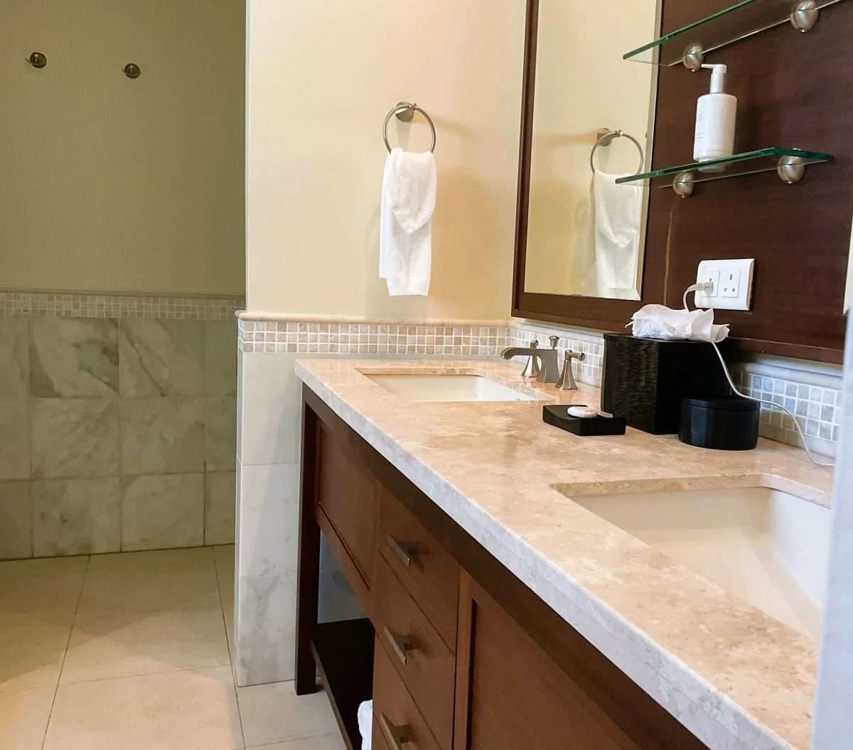 Apt 902, The Landings, Rodney Bay. - photo 9