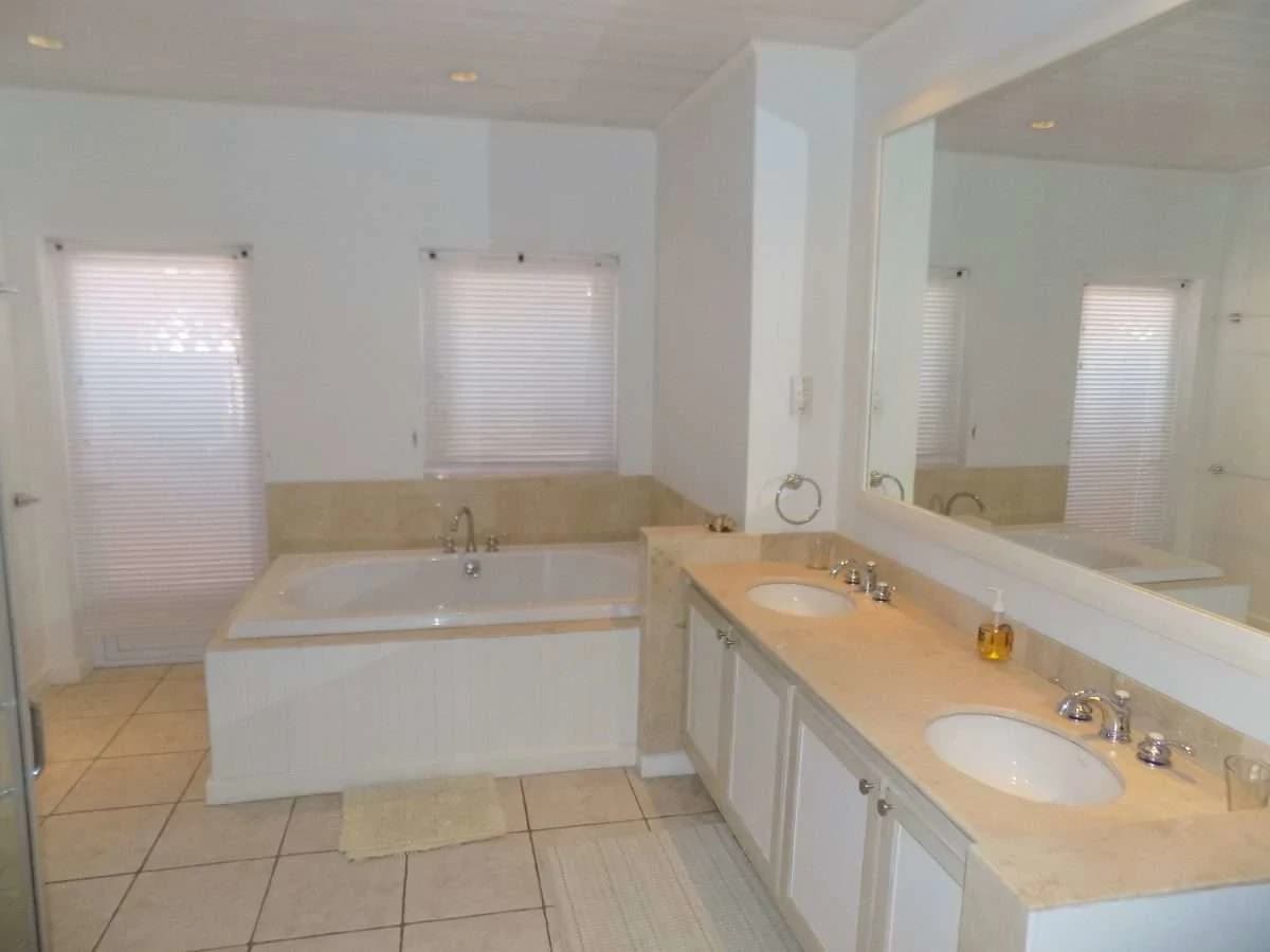 The Harbour #16, Rodney Bay. - photo 15