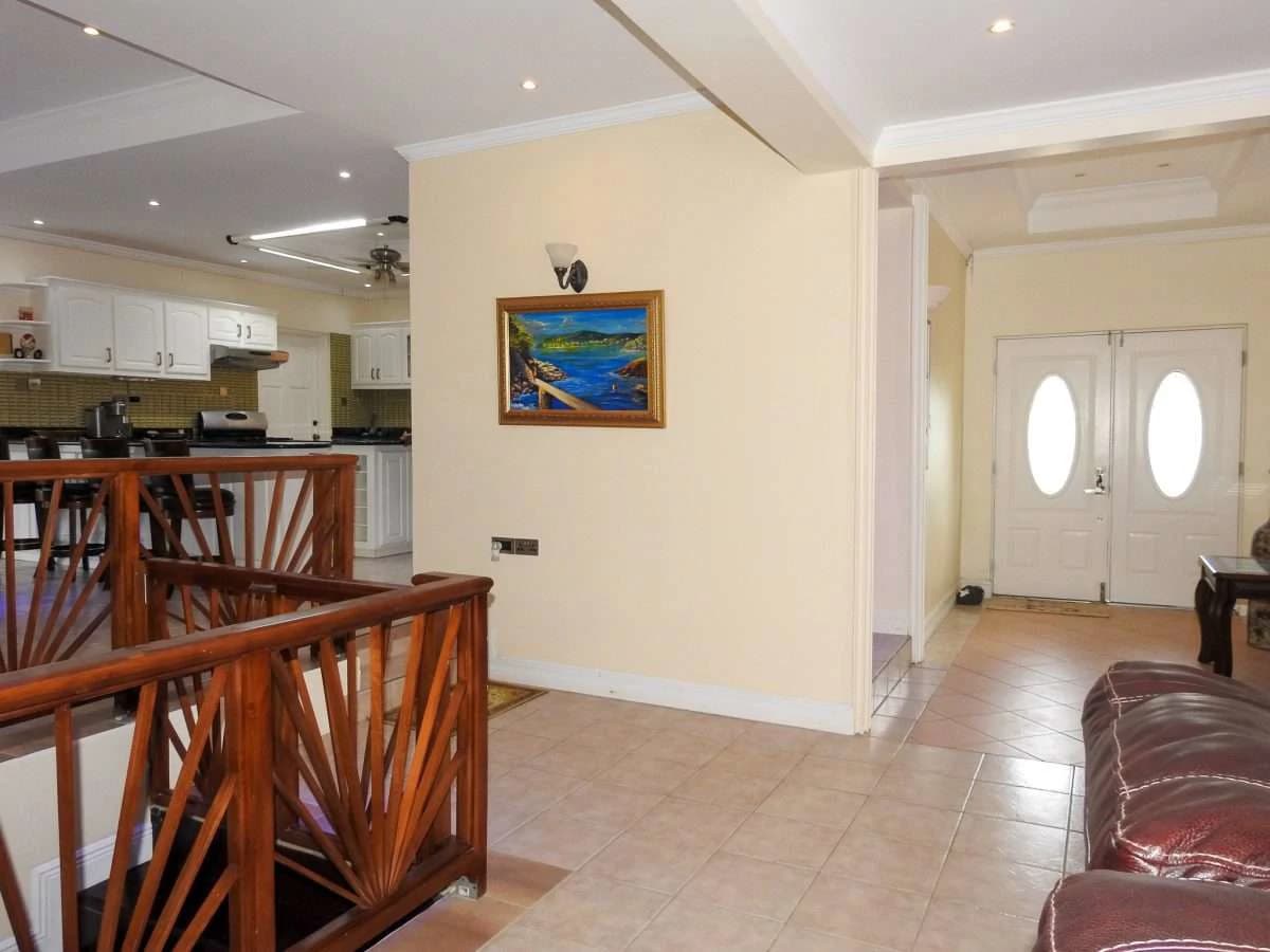 Four Bed Villa, Cap Estate. - photo 4