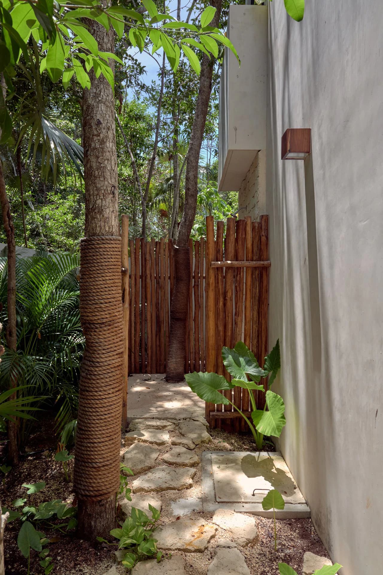 Casa Lucas | 3BR Jungle Villa w/ Rooftop Pool - photo 22