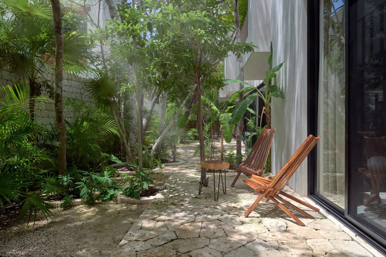 Casa Thomas | 3BR Jungle Villa with Rooftop Pool - photo 16
