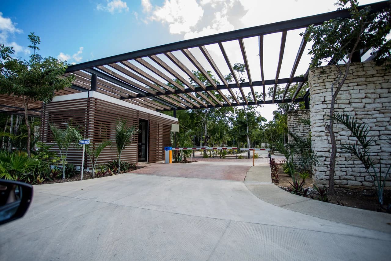 Casa Thomas | 3BR Jungle Villa with Rooftop Pool - photo 24