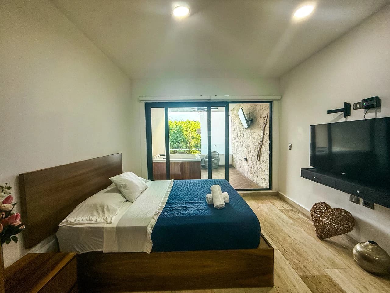 Studio Naia | Incredible Price - photo 4