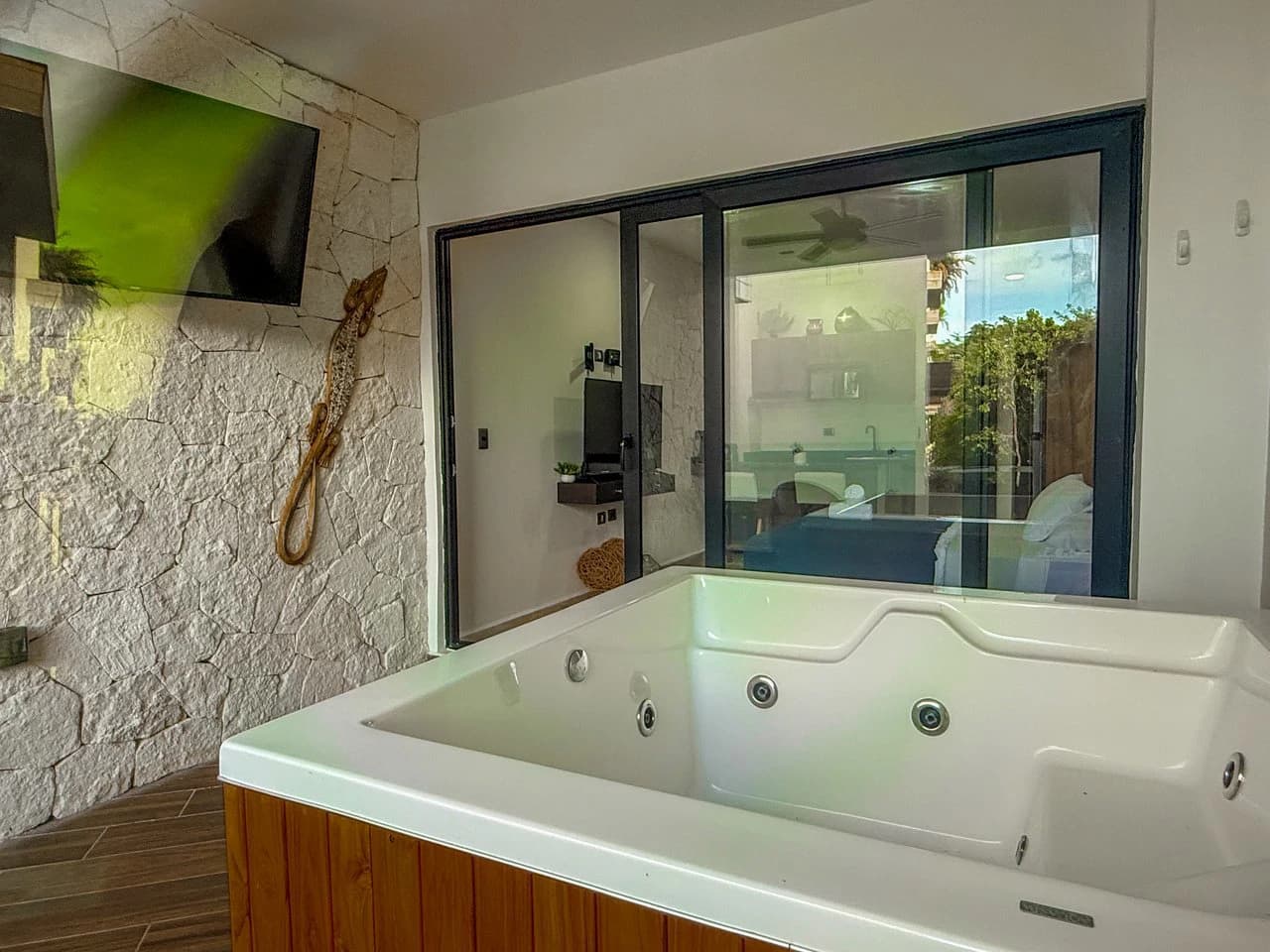 Studio Naia | Incredible Price - photo 11