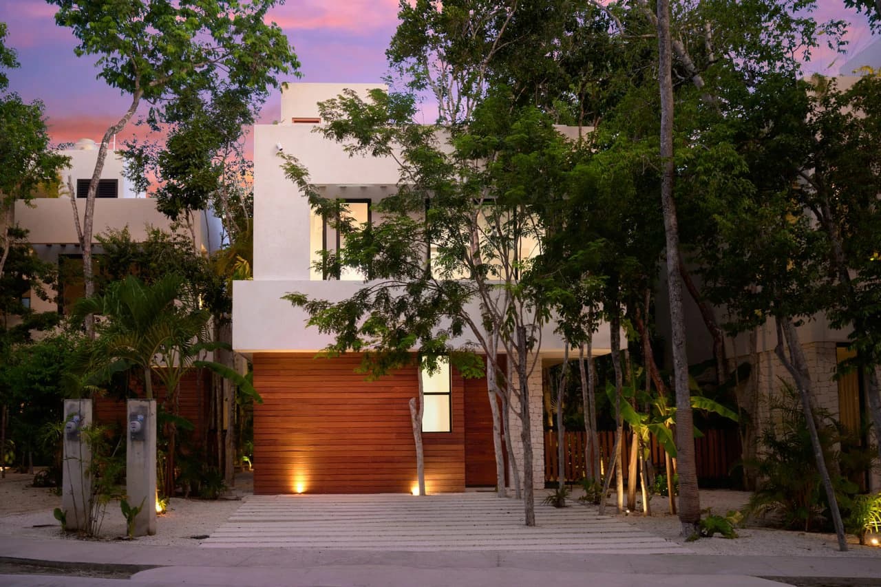 Casa Lucas | 3BR Jungle Villa w/ Rooftop Pool - photo 18