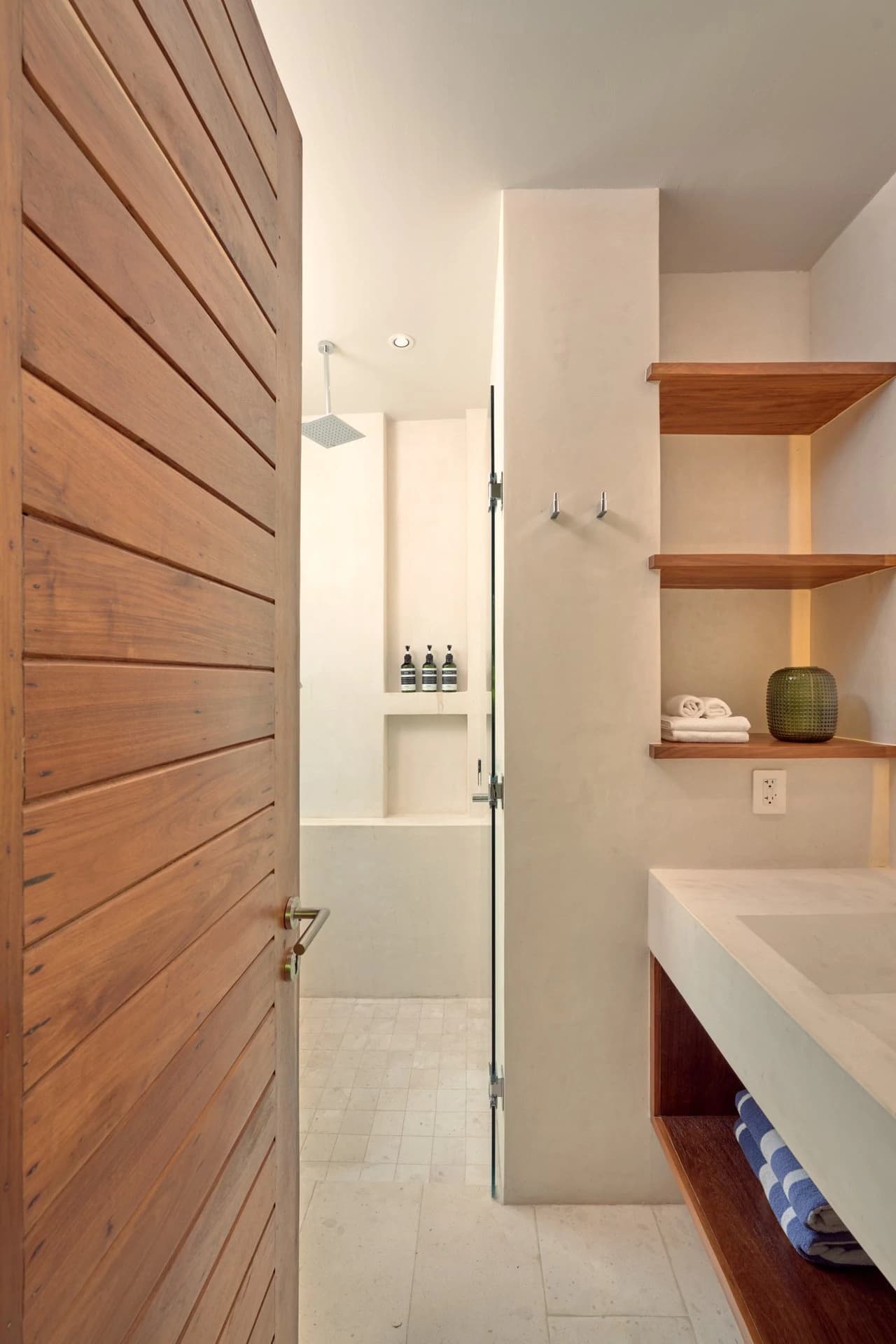 Casa Emilia | 3BR Villa w/ Resort-Style Pool - photo 14
