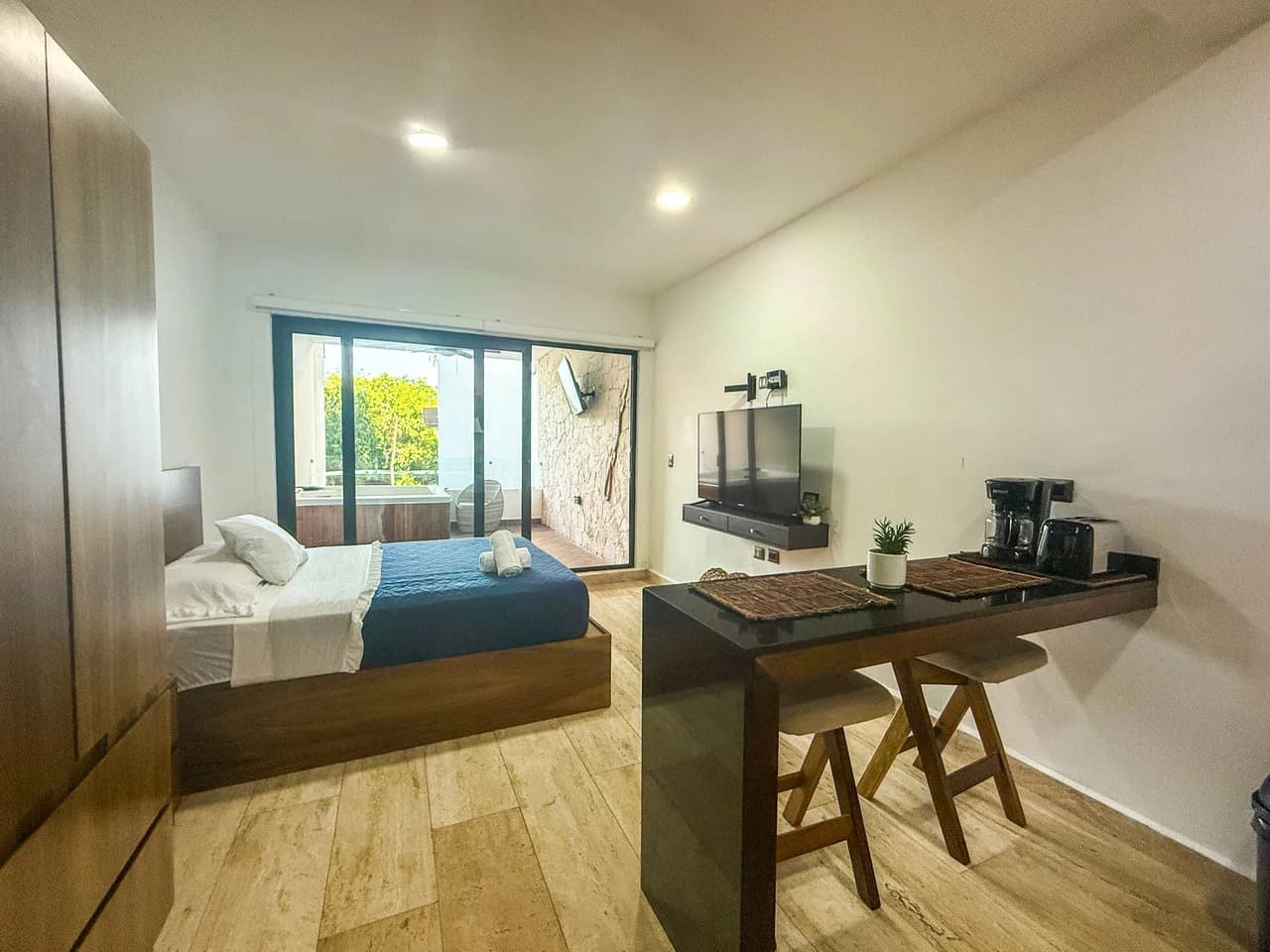 Studio Naia | Incredible Price - photo 3