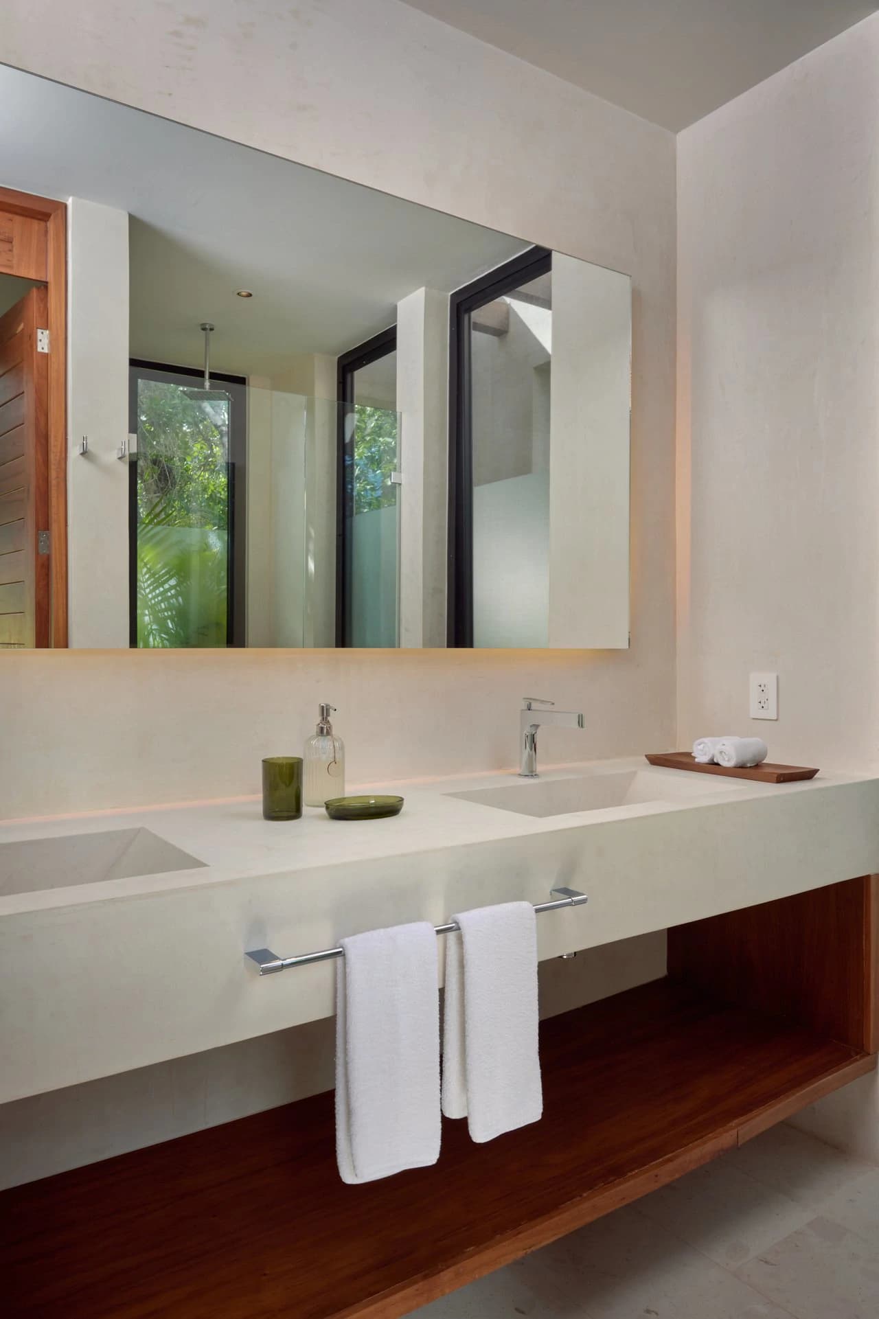Casa Thomas | 3BR Jungle Villa with Rooftop Pool - photo 12