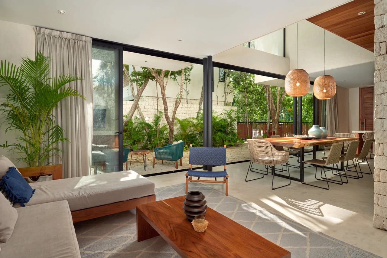 Casa Thomas | 3BR Jungle Villa with Rooftop Pool - photo 1