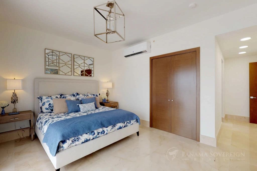 4 Bedroom Condo in Santa Maria - photo 18