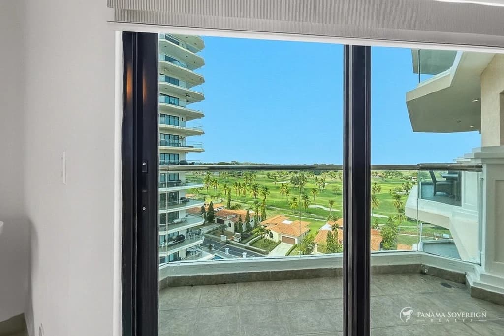 5 Bedroom Condo in San Carlos - photo 38