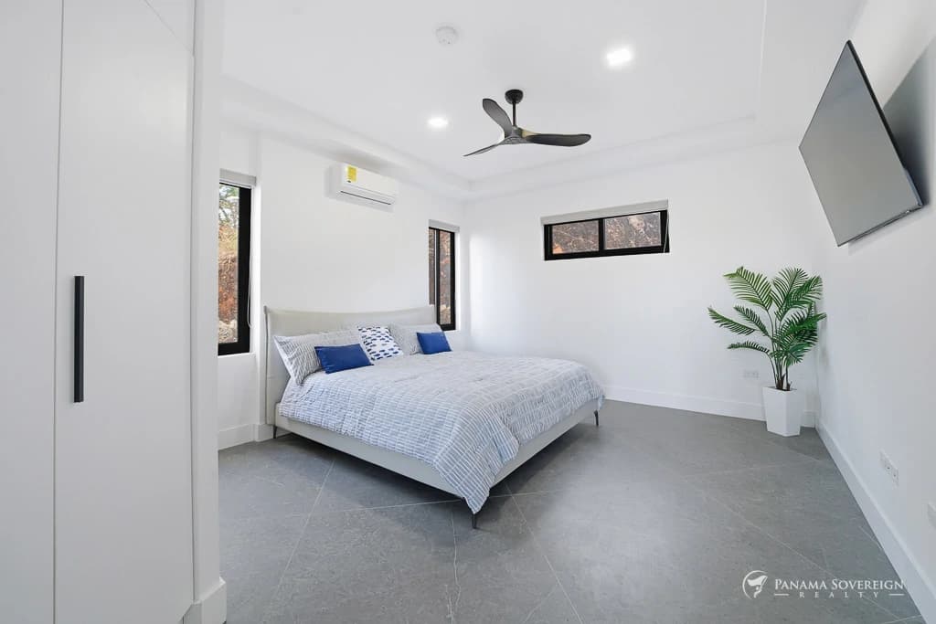 3 Bedroom House in Los Destiladeros - photo 20