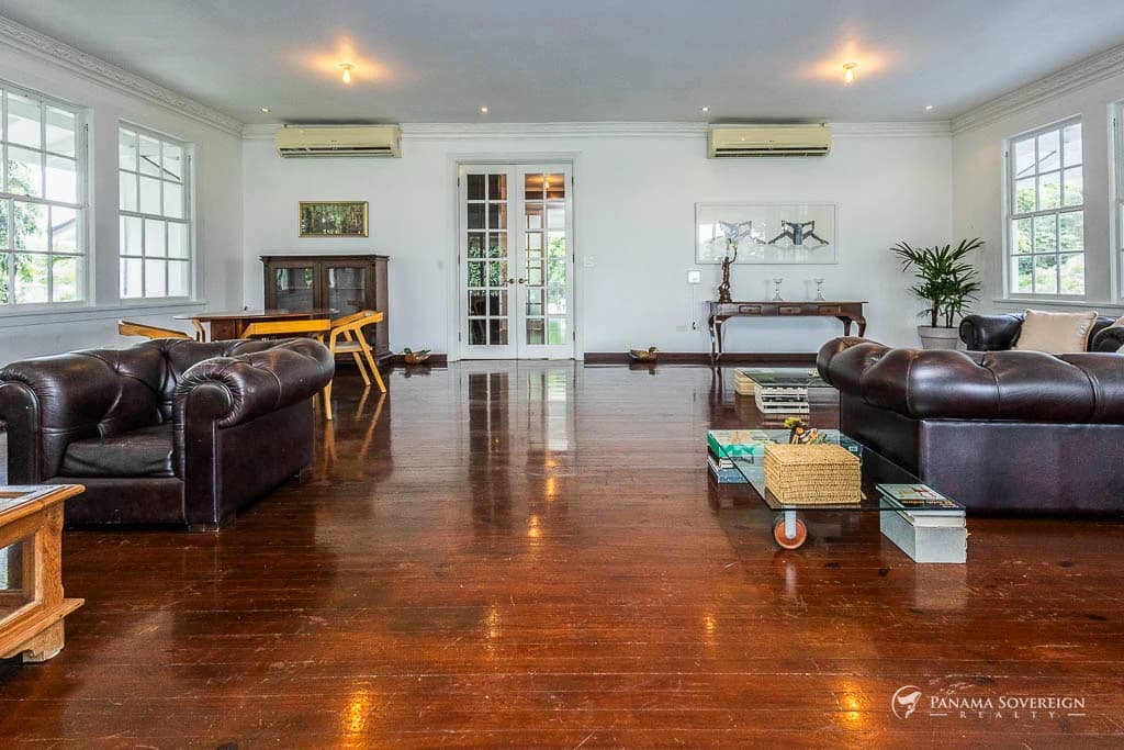 4 Bedroom House in Canal Zone - photo 18