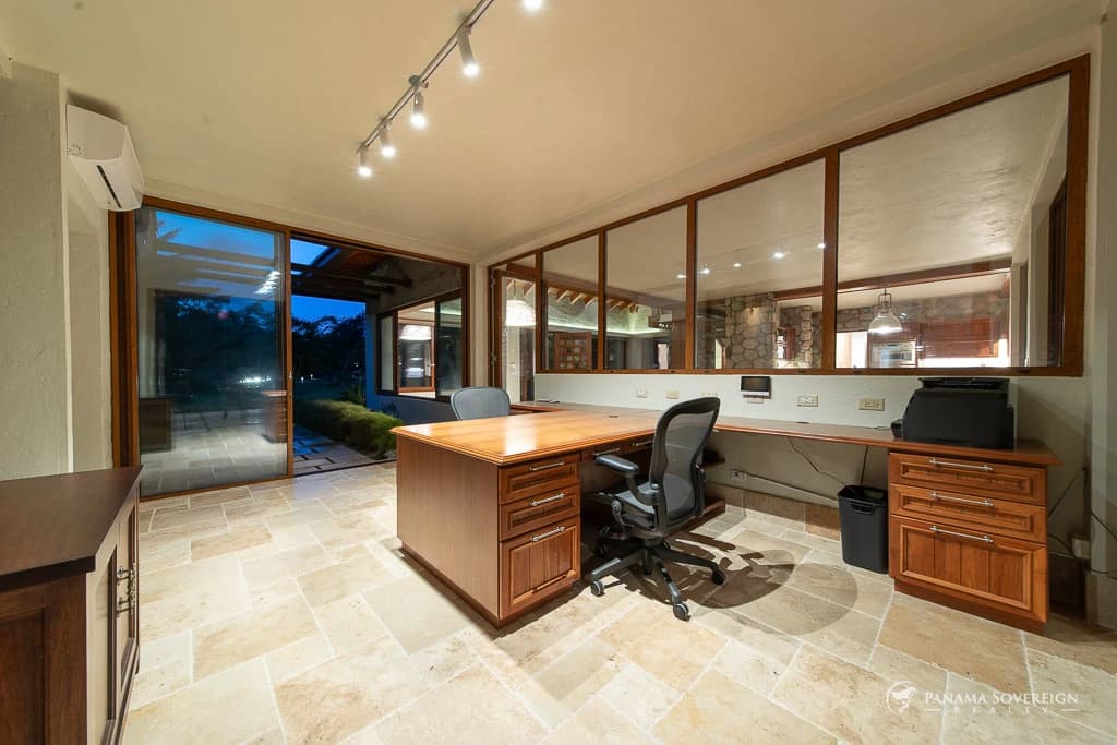 5 Bedroom House in El Valle de Anton - photo 32