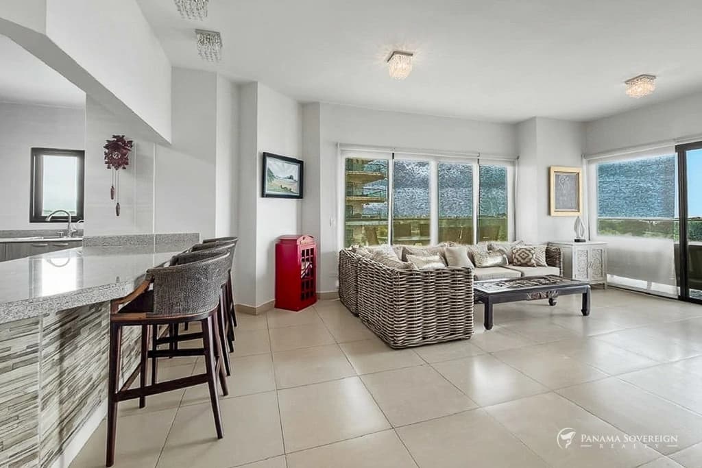 5 Bedroom Condo in San Carlos - photo 9