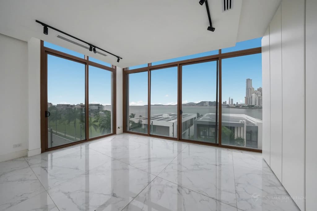 3 Bedroom Condo in Ocean Reef Islands