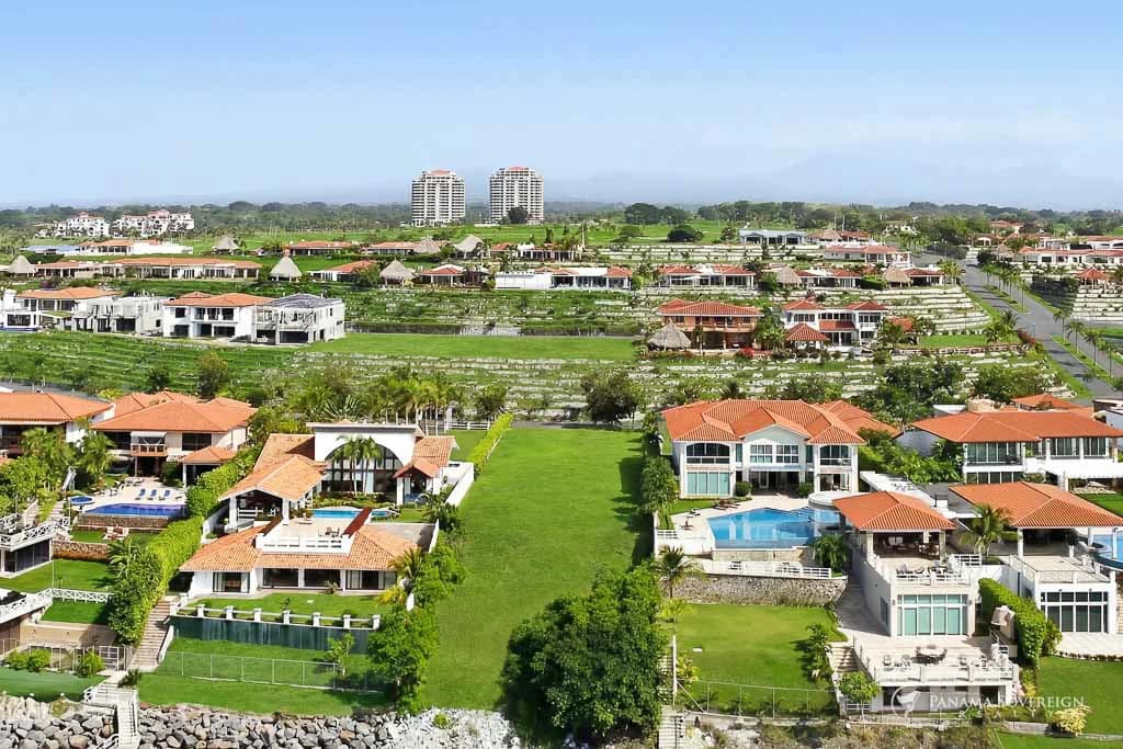5 Bedroom House in San Carlos - photo 44