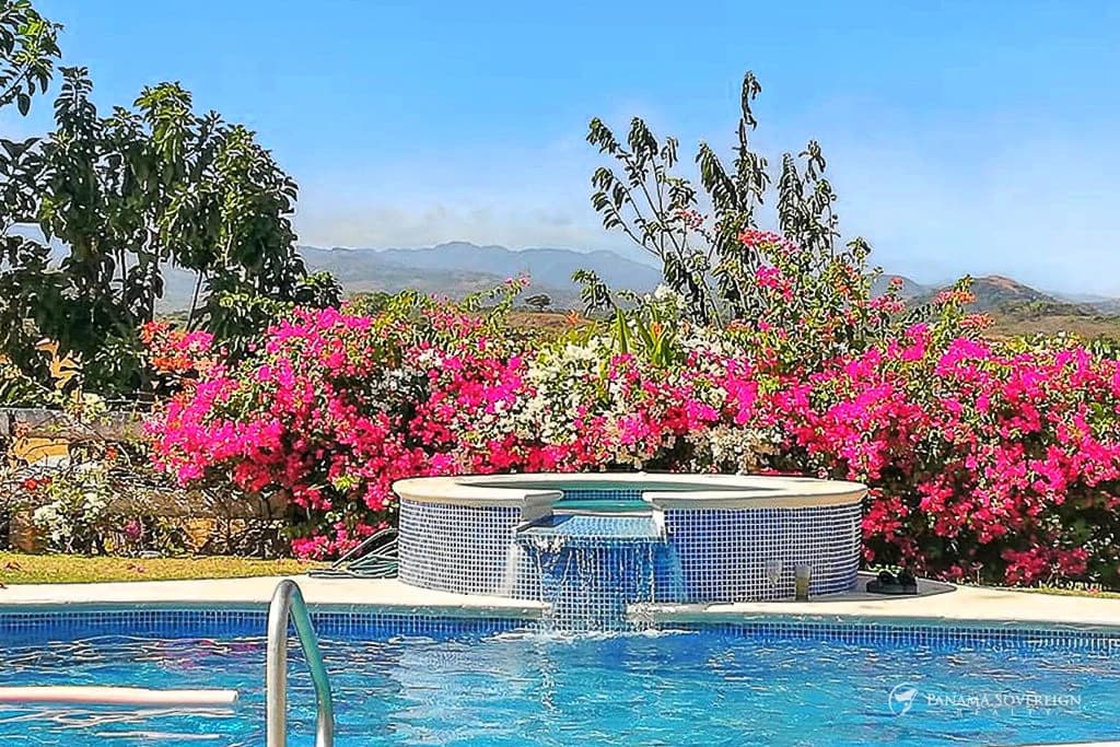 4 Bedroom House in San Carlos - photo 22