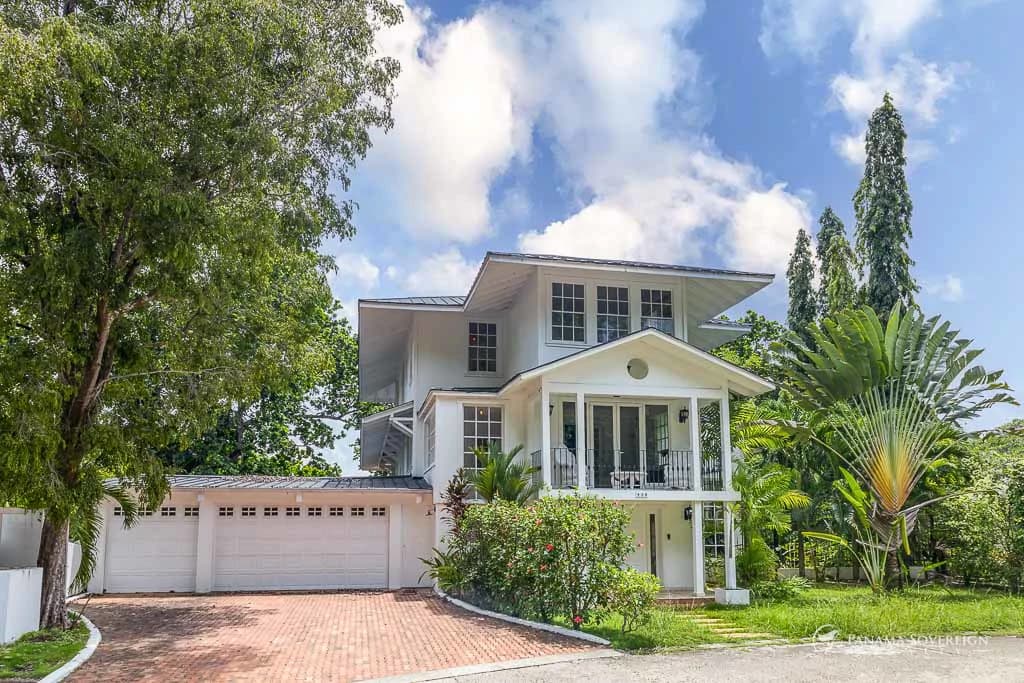 4 Bedroom House in Canal Zone - photo 1