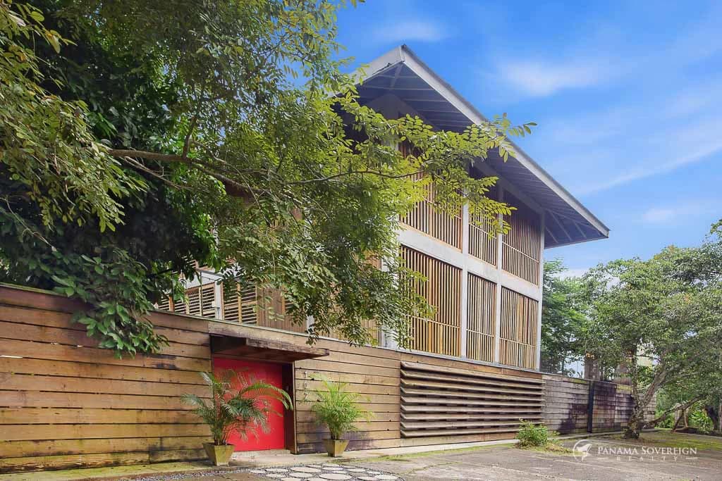 4 Bedroom House in Canal Zone - photo 47