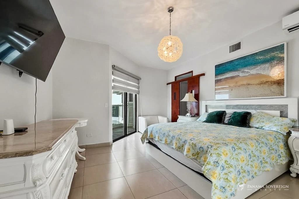 5 Bedroom Condo in San Carlos - photo 41
