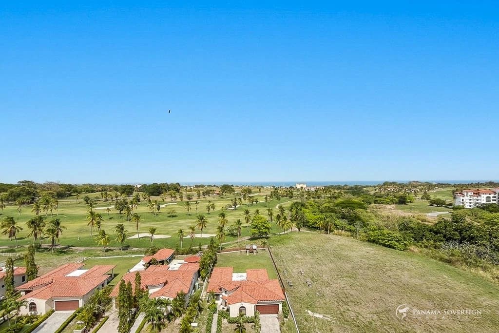 5 Bedroom Condo in San Carlos - photo 30