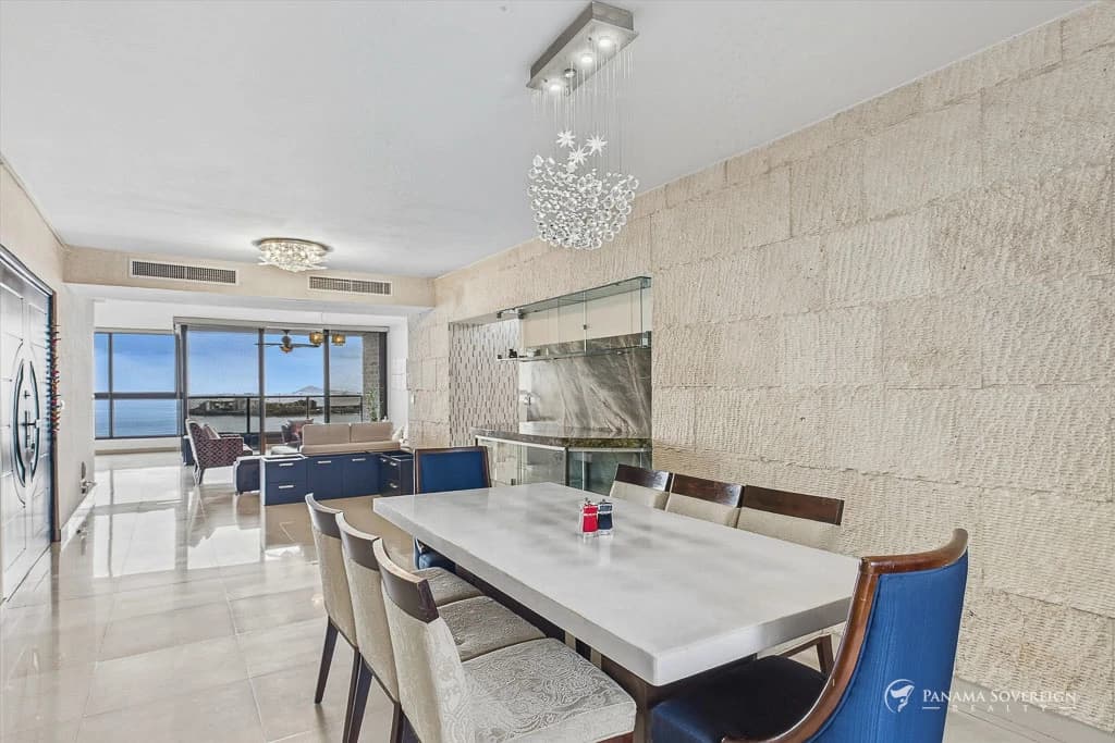3 Bedroom Condo in San Francisco - photo 7