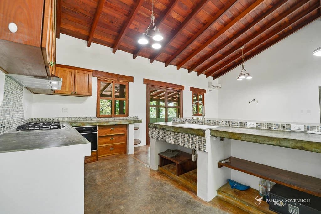 4 Bedroom House in Pedasi - photo 14