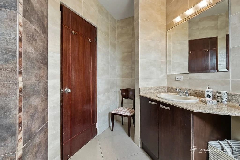 5 Bedroom Condo in San Carlos - photo 21
