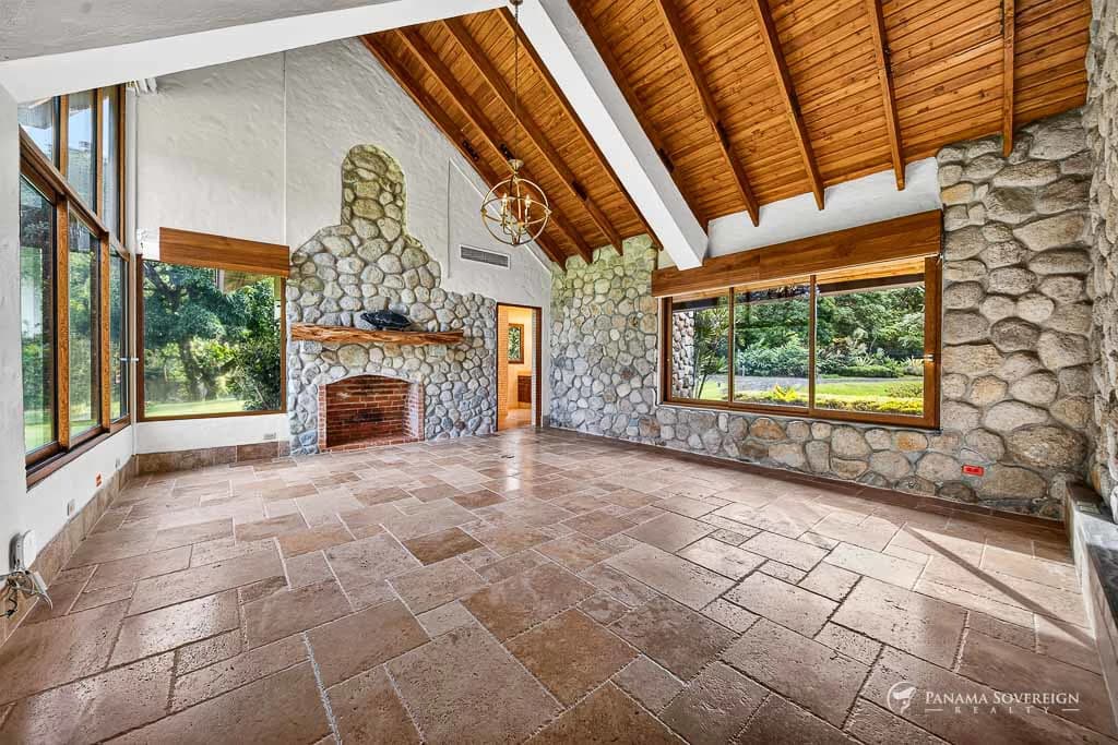 5 Bedroom House in El Valle de Anton - photo 16