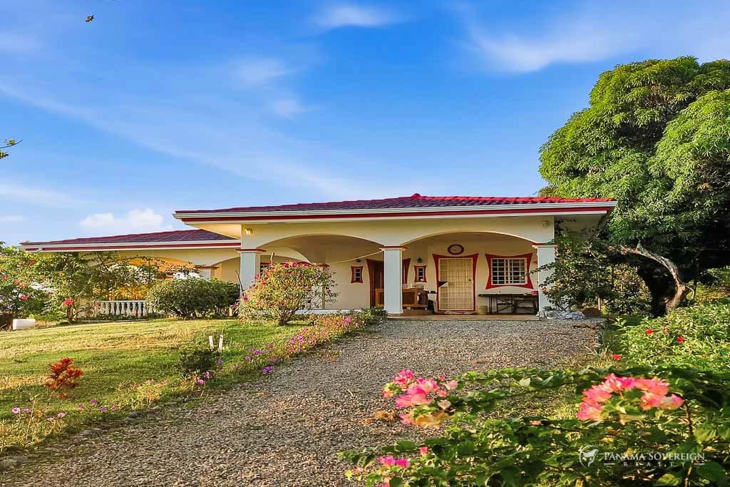3 Bedroom House in Lake Gatun - photo 2