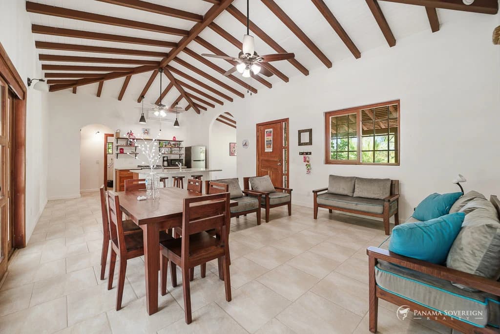 3 Bedroom House in Los Destiladeros - photo 8