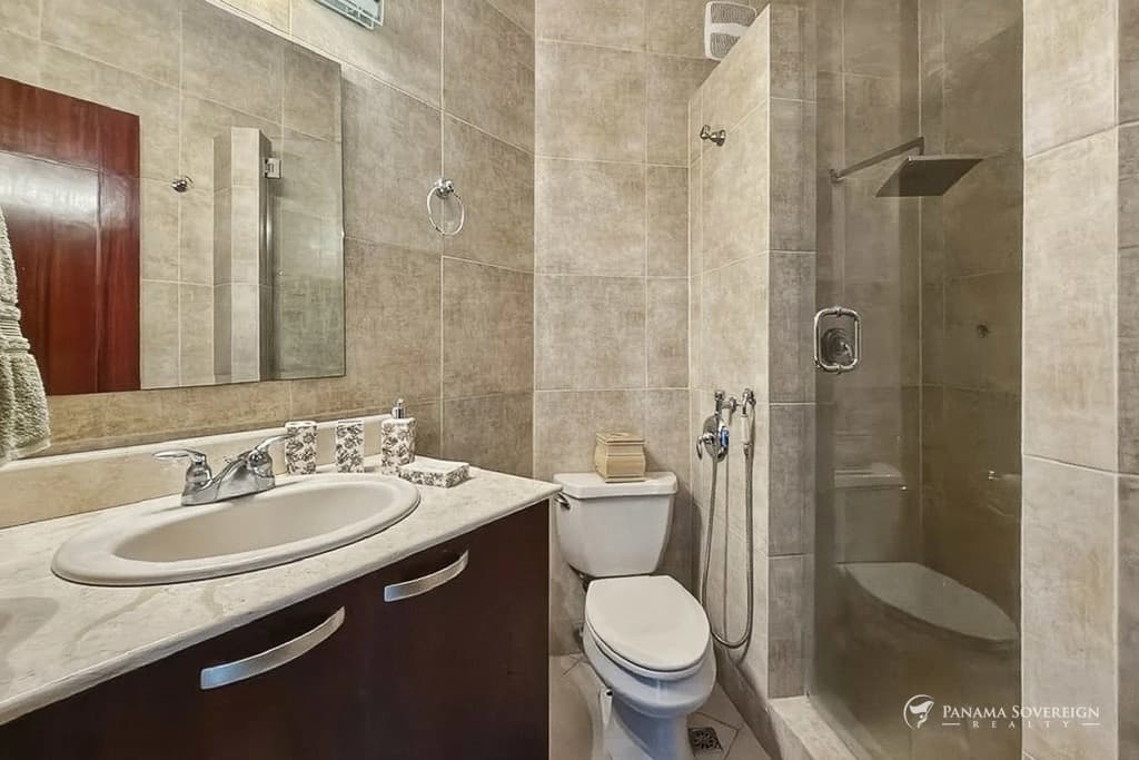 5 Bedroom Condo in San Carlos - photo 32