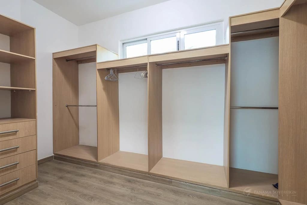3 Bedroom Condo in Amador Causeway - photo 18