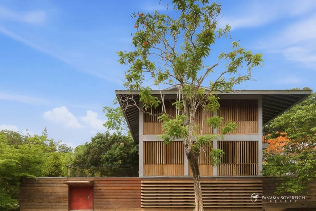 4 Bedroom House in Canal Zone - photo 48