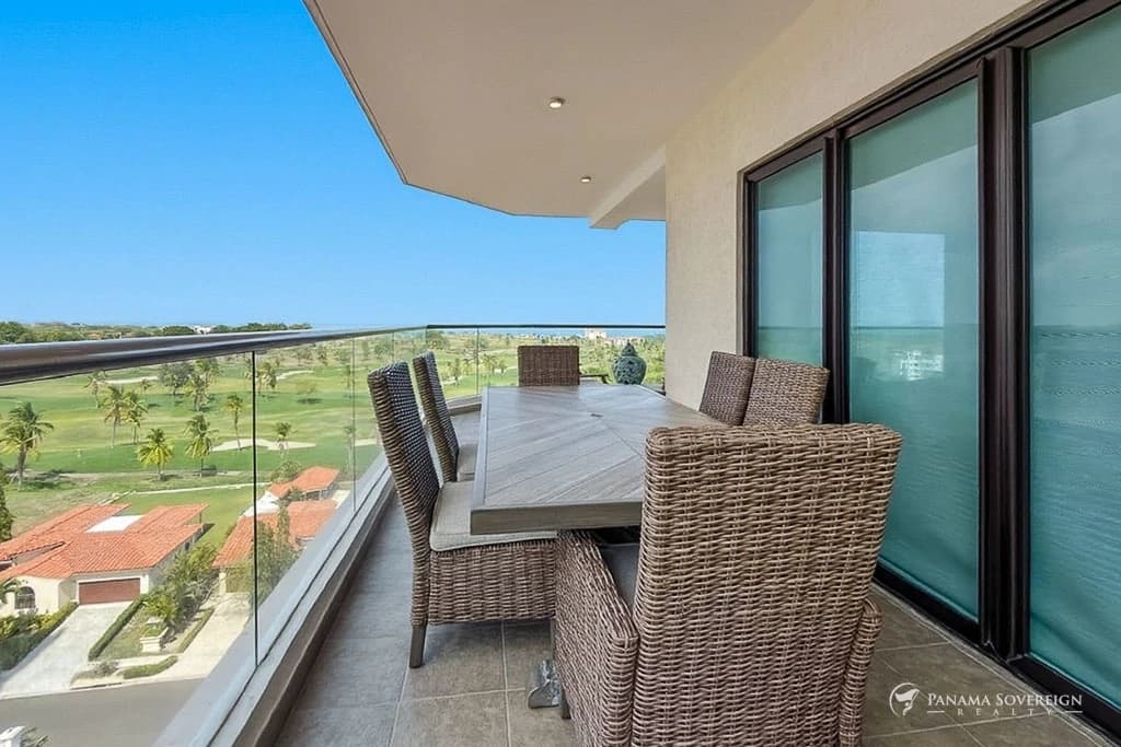 5 Bedroom Condo in San Carlos - photo 35