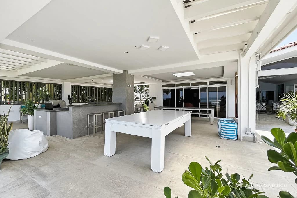 5 Bedroom House in San Carlos - photo 38