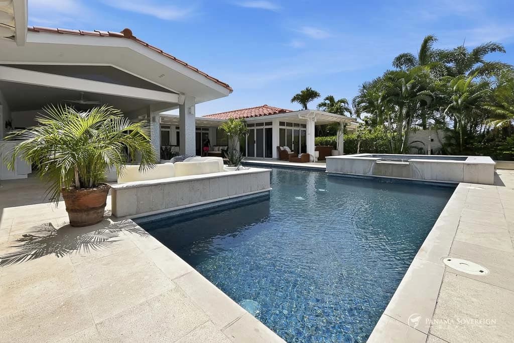 5 Bedroom House in San Carlos - photo 37