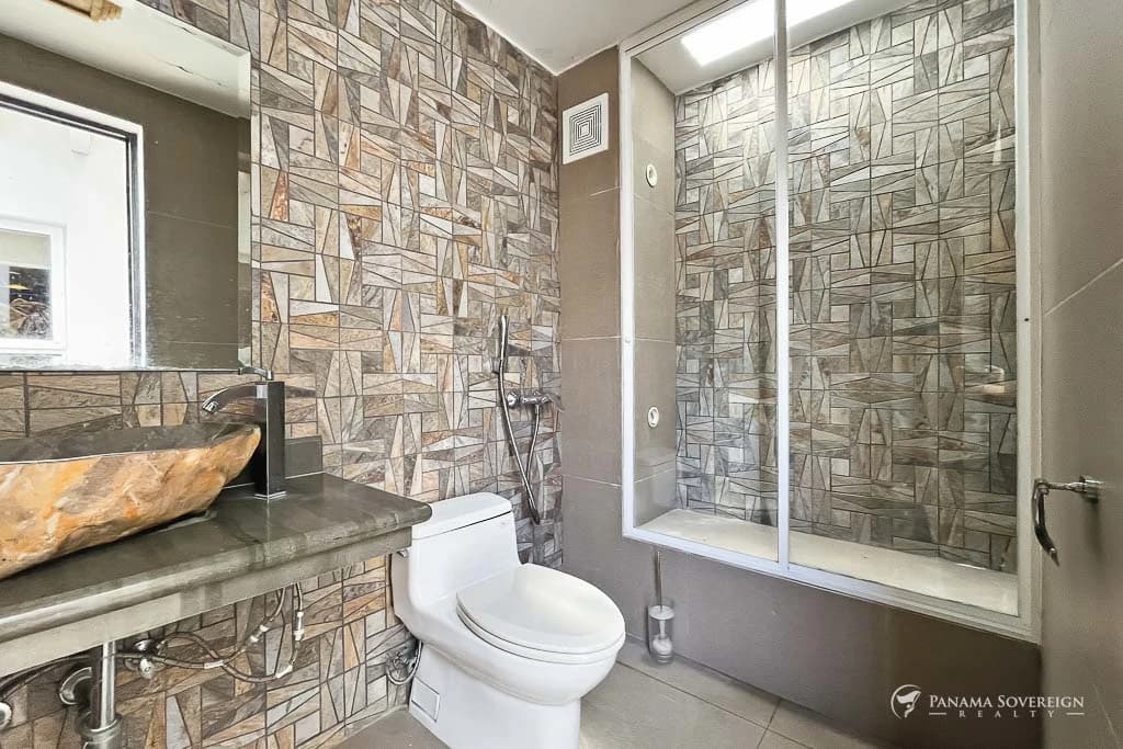 5 Bedroom House in San Carlos - photo 43