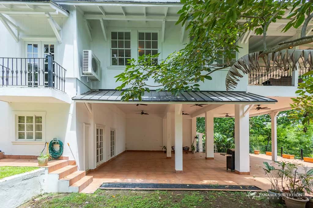 4 Bedroom House in Canal Zone - photo 3
